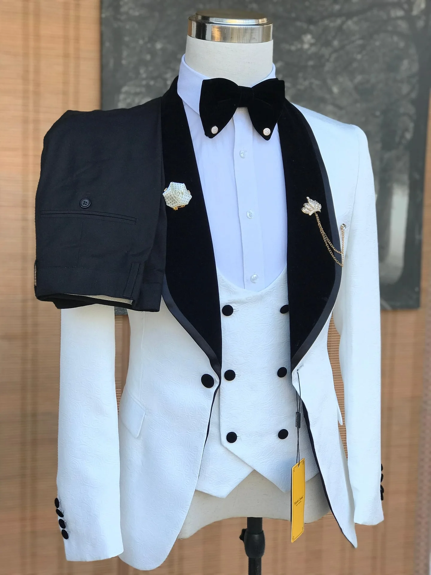 

Облегающие формальные свадебные костюмы для выпускного вечера, 3-х предметный смокинг для жениха с шалью и лацканами, индивидуальный заказ, мужской модный костюм, куртка, брюки, жилет