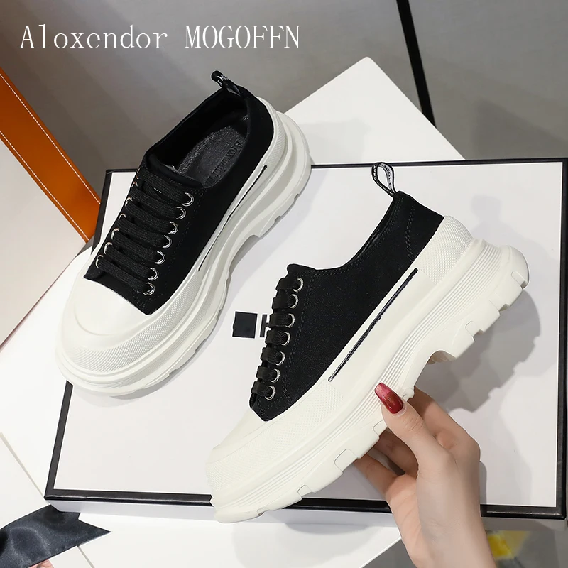 

2024 Spring New Women'shoes Lace Up Sports and Leisure Men's Shoes Thick Bottom Waterproof Platform Soft Elevated Canvas Flat