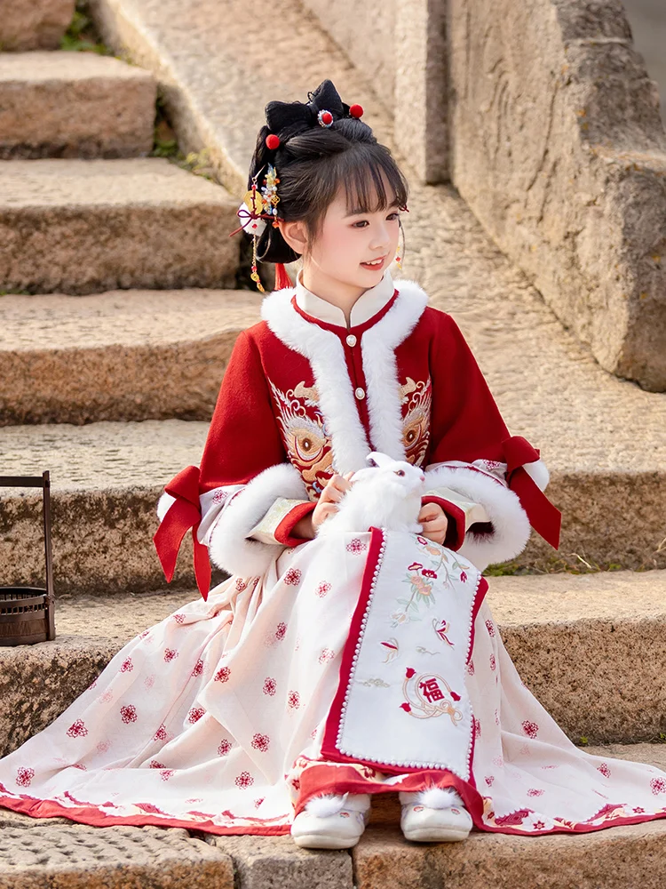 فستان هانفو مطرز جديد للفتيات شتوي دافئ للأطفال طقم فستان مبطن من الجنية القديمة للأطفال 2026 زي السنة الصينية الجديدة