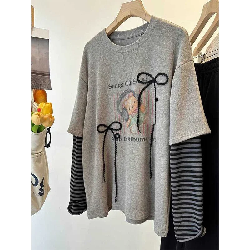 

Женская футболка с длинными рукавами в полоску из двух частей с мультяшным принтом и бантом