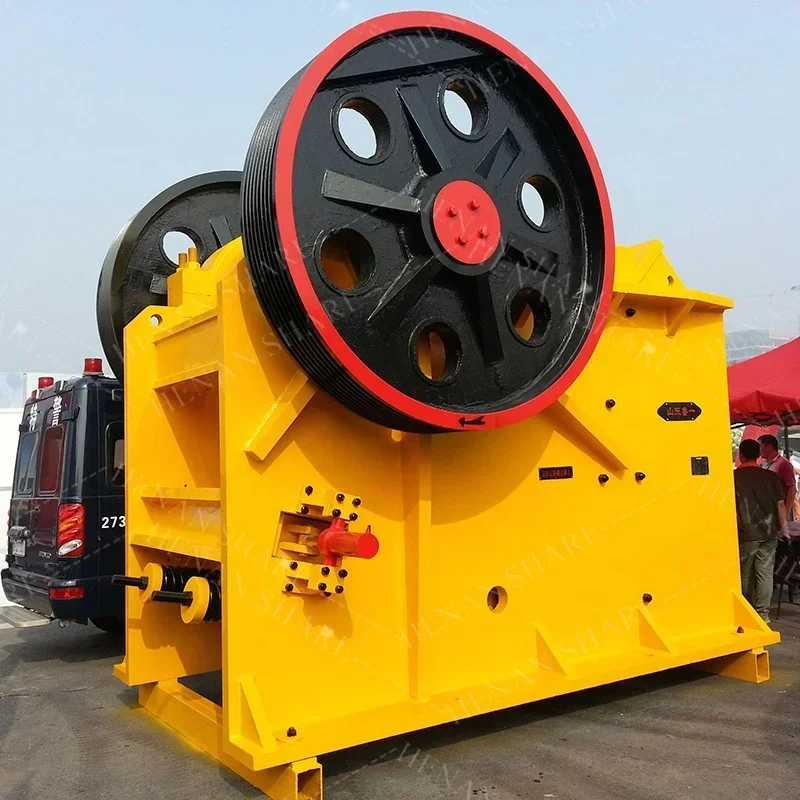 Pe 250x400 Model Mobile Jaw Crusher with Diesel Small Portable Jaw Crusher Rock Crusher Stone Crushing Machine