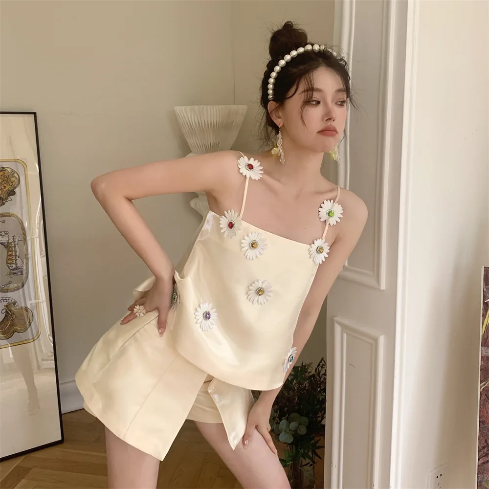 2026 New Spring Sweet Tridimensional Little Spaghetti Straps Sleeveless Top Shorts Suit