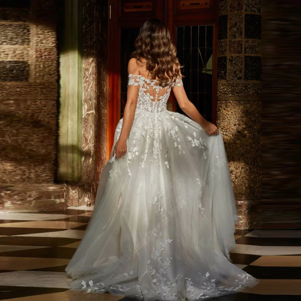 Bellissimi abiti da sposa da donna con spalle scoperte Applicazioni in pizzo Abiti da sposa a-line Banchetto di fidanzamento Abiti da principessa personalizzati