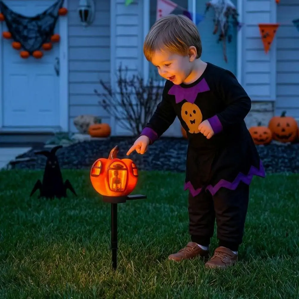 Waterproof Resin Garden Stakes Solar Pumpkin Garden Light with Witch Hat Ghost Waterproof Outdoor Lawn Stake Decor Led for Party