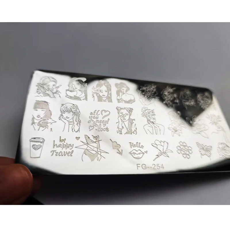 만화 캐릭터 소녀 네일 스탬프 플레이트 영어 편지 잎 꽃 디자인 인쇄 플레이트 네일 아트 스텐실 스탬프 도구