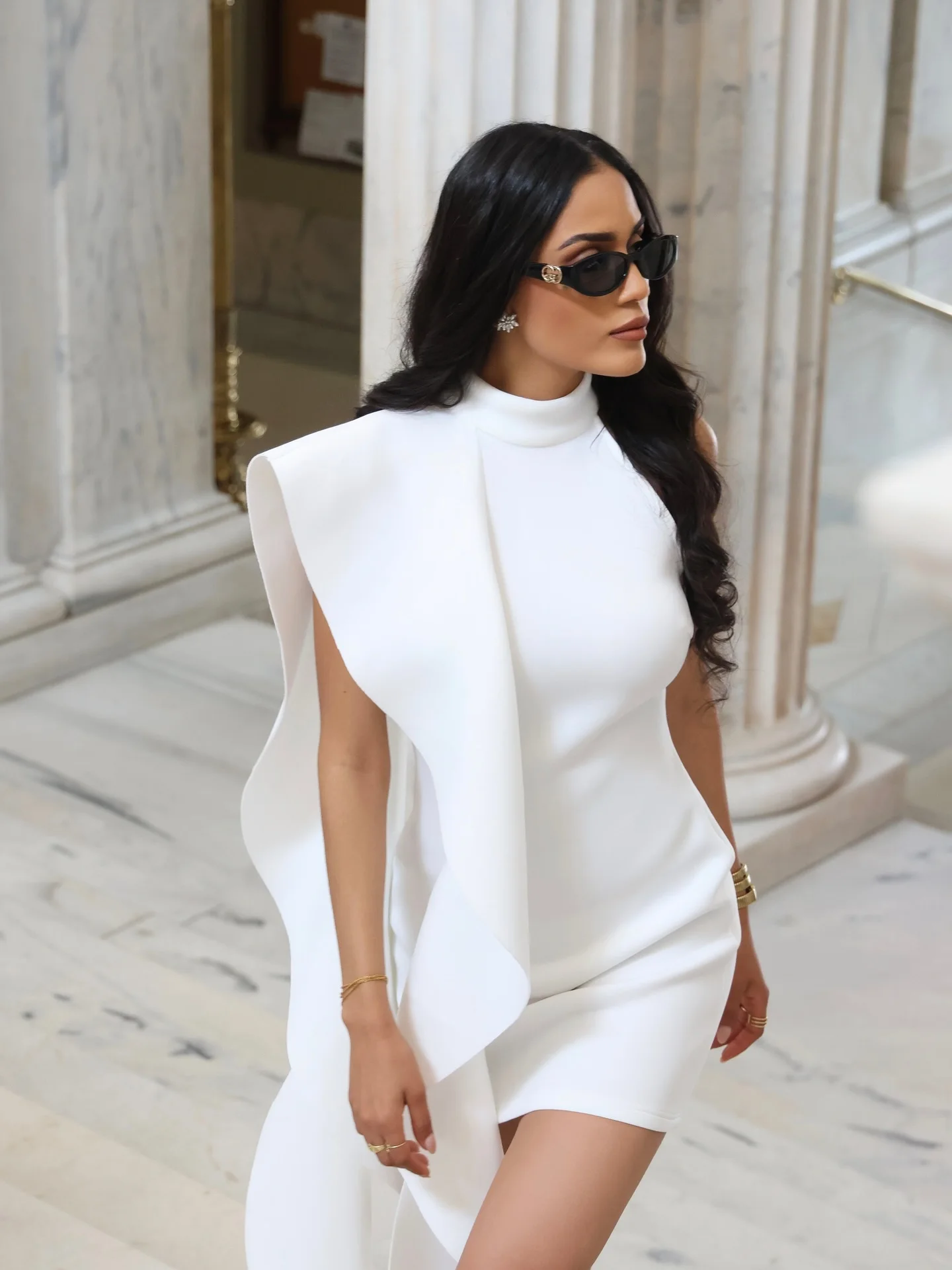 Mini vestido blanco de alta costura con cuello alto y volantes, vestidos elegantes para fiesta de graduación, vestido corto de graduación sin mangas, vestido de noche de fiesta personalizado