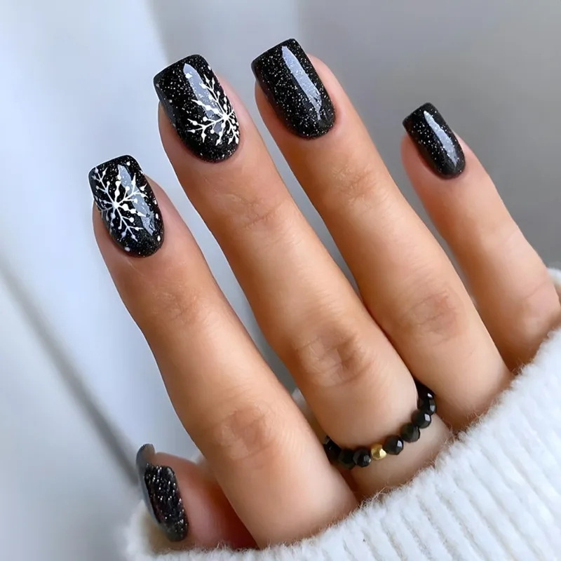 24pcs Christmas Simple Black White Snowflake Short Medium Square Press on Nails Cheap Acrylic Fake Nails with Glue False Nails