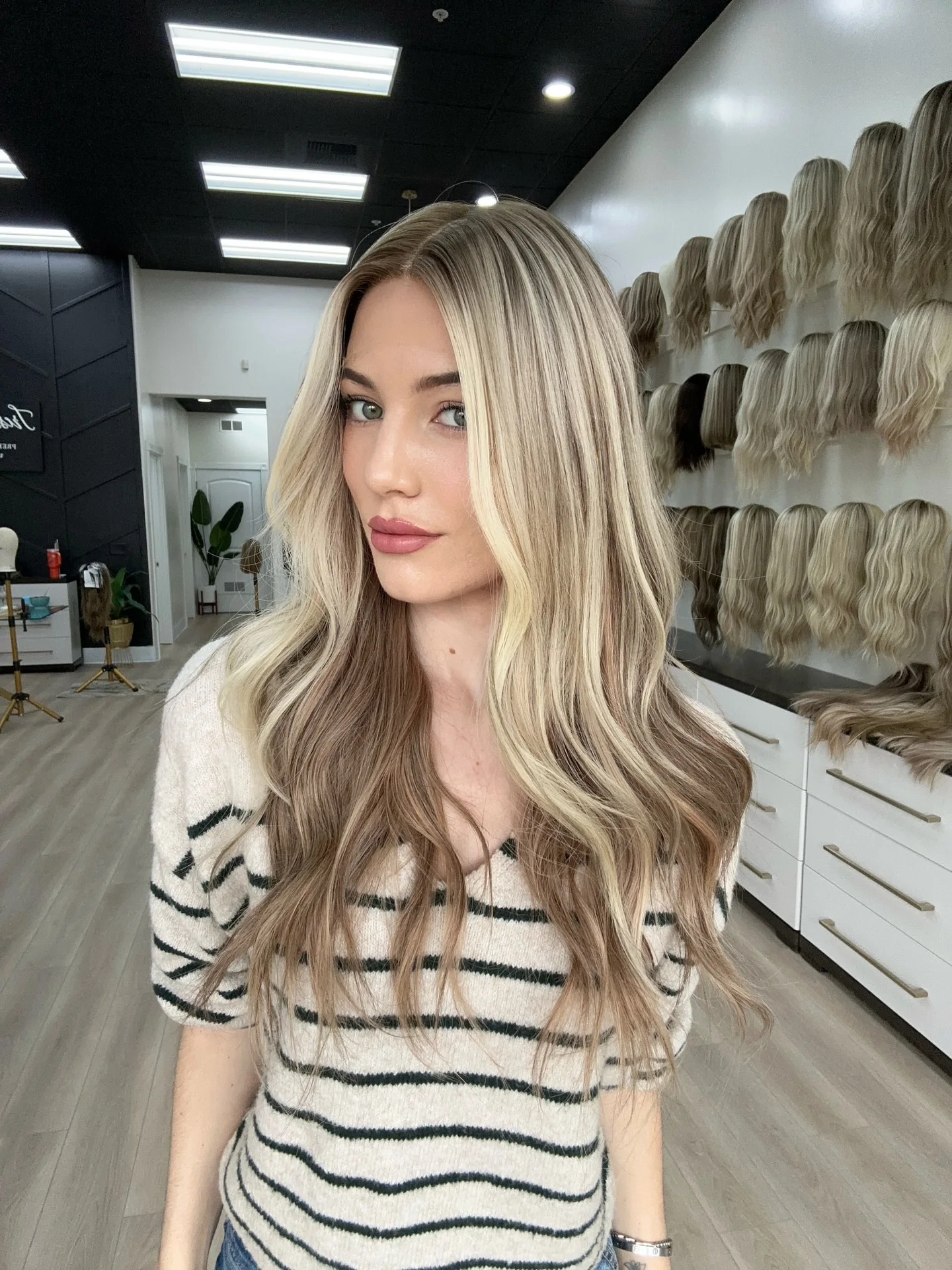 26 Inches Golden-brown Mixed Color Glueless Wigs Synthetic Hair Long Length Loose Wave 13*4 Soft HD Invisible Lace Frontal Wigs