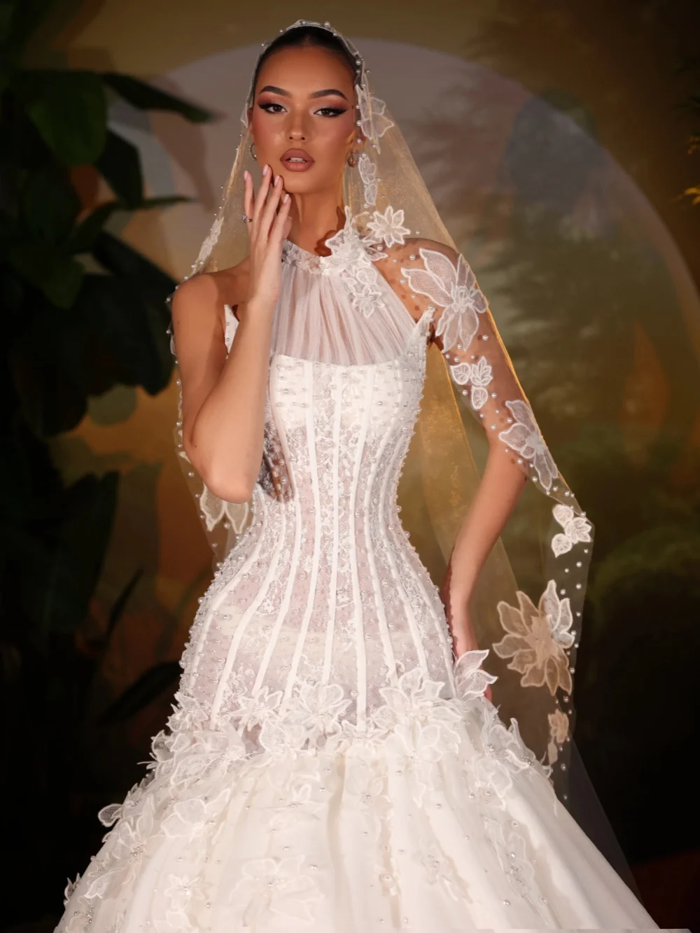 Vestido de novia de encaje con perlas florales en 3D, impresionante vestido de novia largo de sirena con cuello Halter, vestidos elegantes sin mangas personalizados para novia