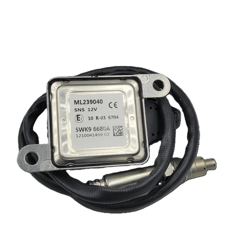 

NOx Nitrogen Oxygen Sensor ML239040 5WK96680A For Fuso Truck
