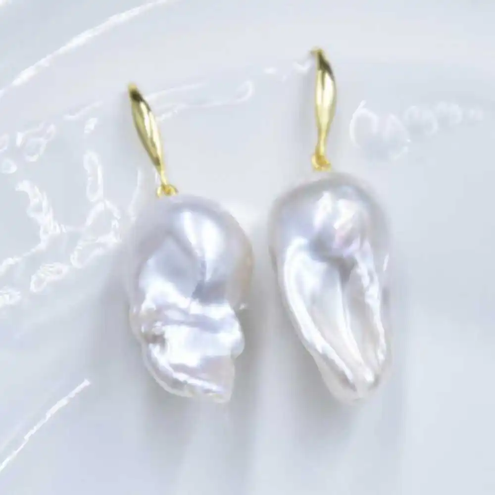 Natural white Baroque pearl earrings Freshwater pearl pendant Christmas Lucky New HOOK Beautiful Gift Diy Party