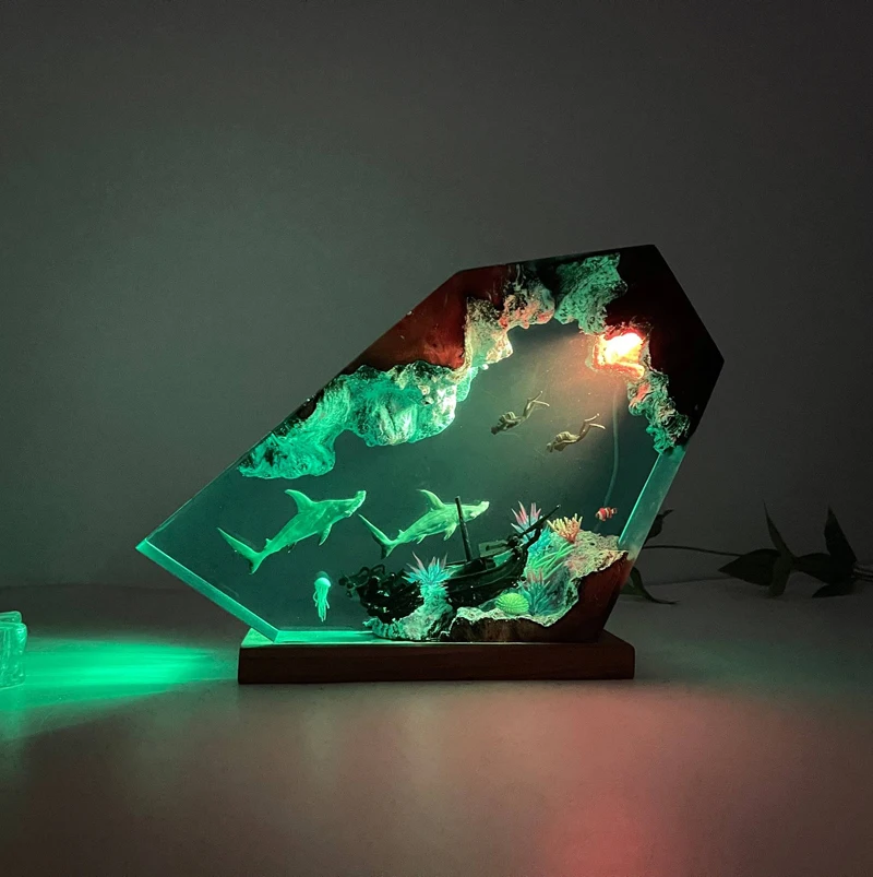 Seabed World Organism Resin Table Light Creactive Art Decoration Lamp Shark Sunken Ship Divers Theme Night Light  USB Charge