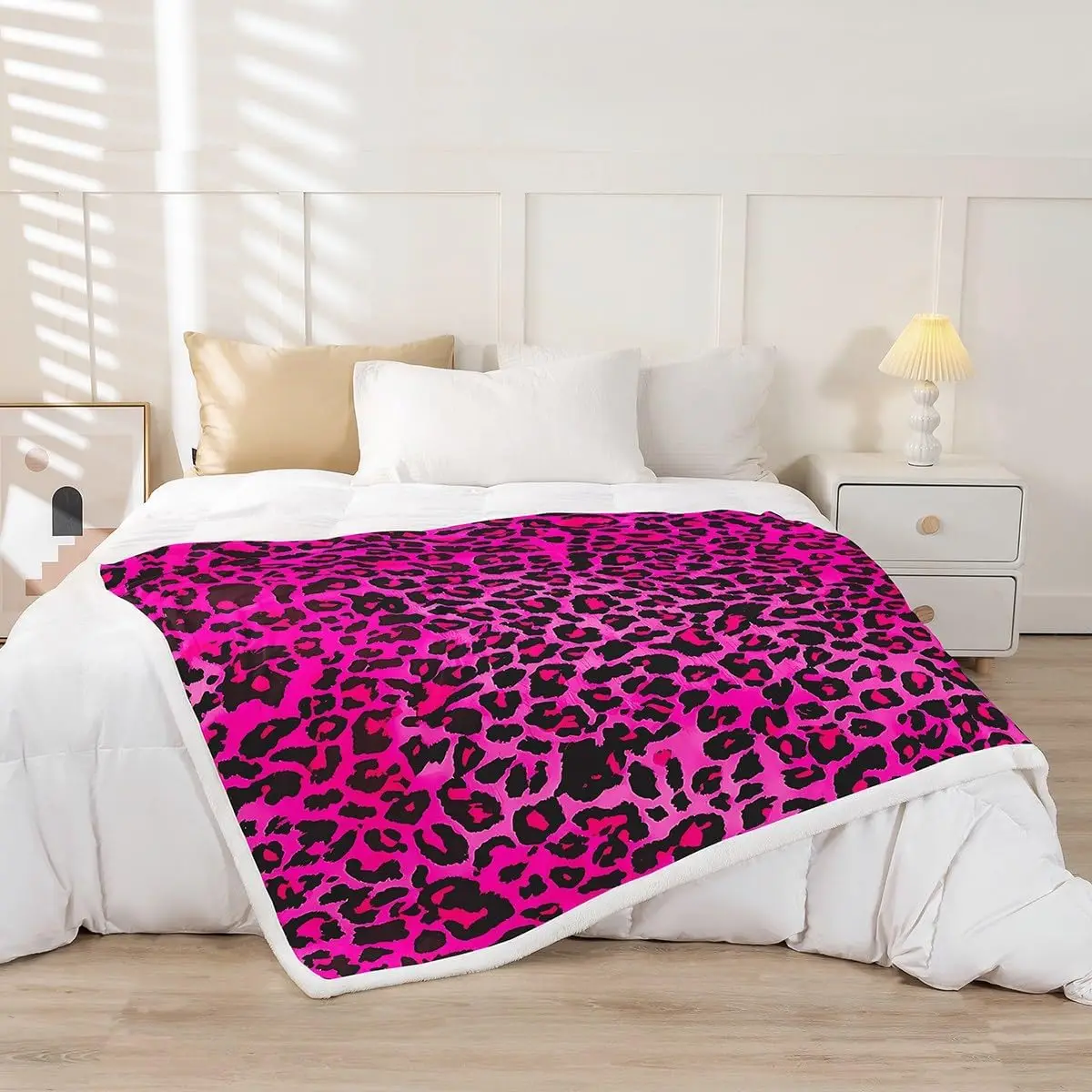 Pink leopard print blanket animal pattern soft throw bold fashion design bedroom decor wild style cozy home textile