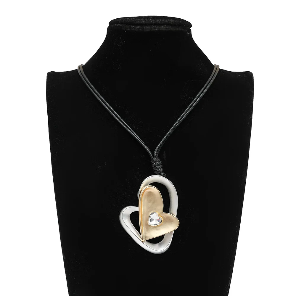 

Kaseakia Heart-shaped Metal Pendant Long Women's Sweater Chain Necklace