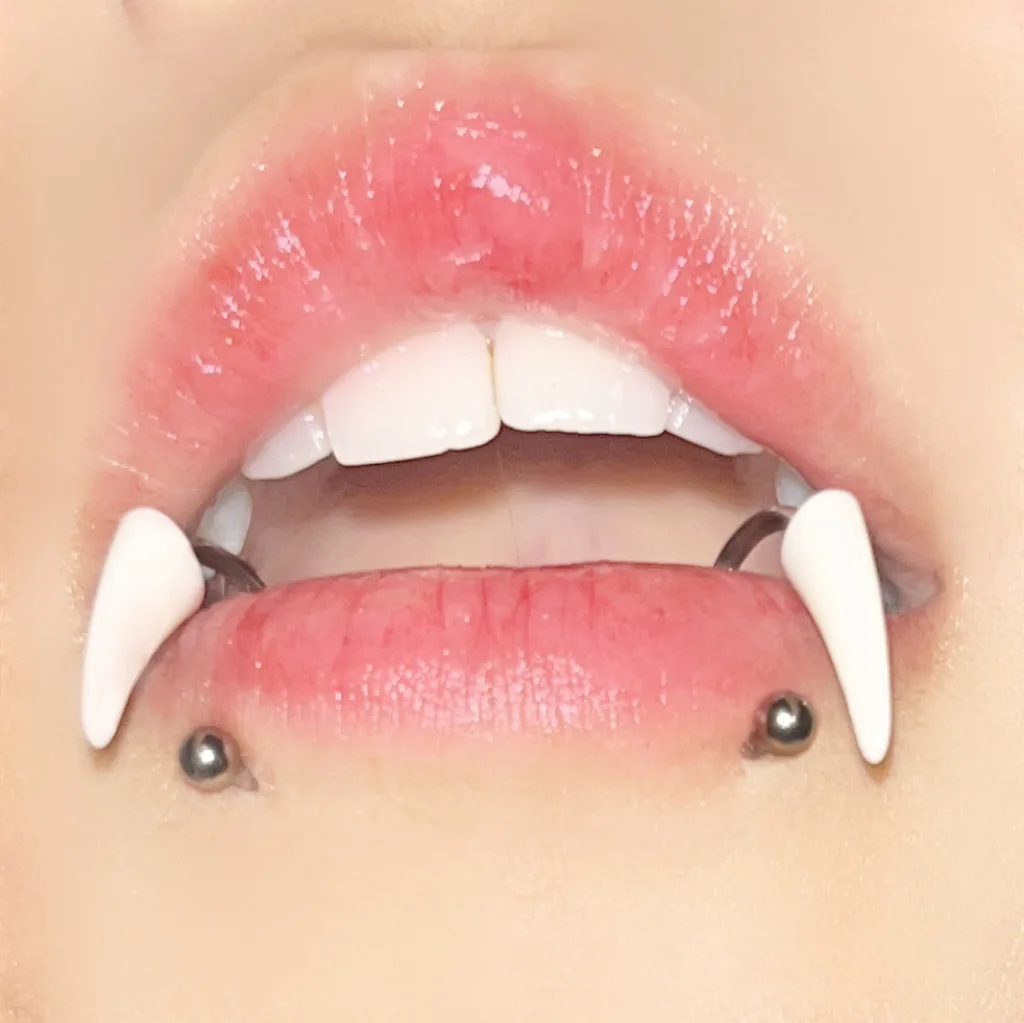 1pc Gothic Punk Resin Tusk Labret Piercing Lip Ring For Women Men Stainless Steel Detachable S Shape Body Jewelry Halloween Gift