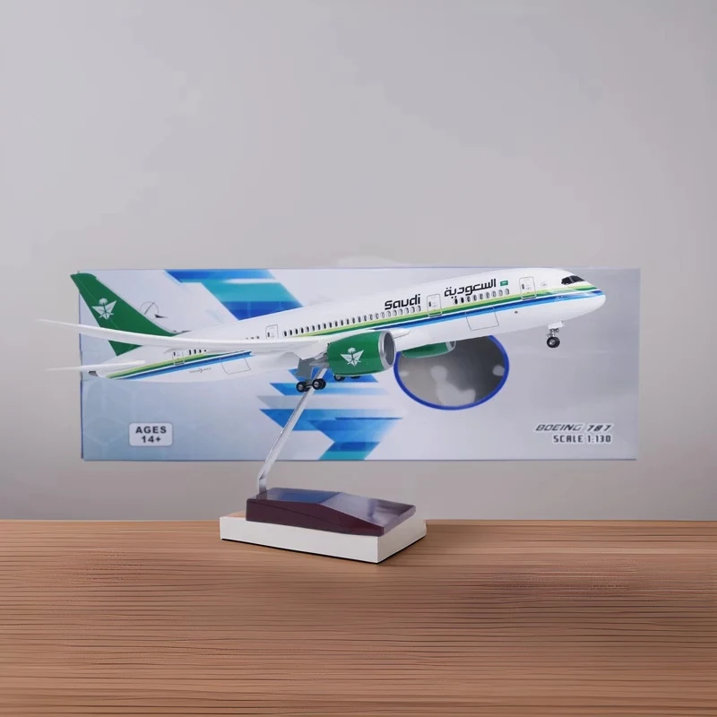 

Новая 47 см модель авиакомпании Саудовской Аравии B787, масштаб 1/157, модель самолета со светом и колесным основанием, литая под давлением модель из смолы, коллекция подарков