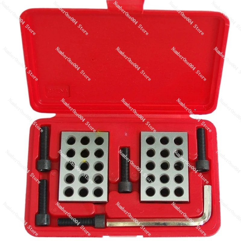 

Пара метрических манометров диаметром 23 отверстия, 25-50–75 мм. Метрическая прокладка. С винтами и гайковертами