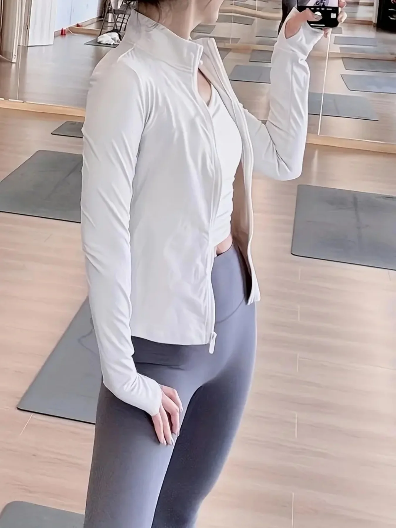 

Yoga Jacket Korean Style New Long-Sleeve Sportswear for Women, Suitable for All Seasons, Trendy Ins-Style, Slim-Fitting, Stretchy, Versatile Yoga Top for Exercise, Fitness Training, Outdoor Running, Morning Jog, Cycling, Cardigan Jacket, Versatile and Tre