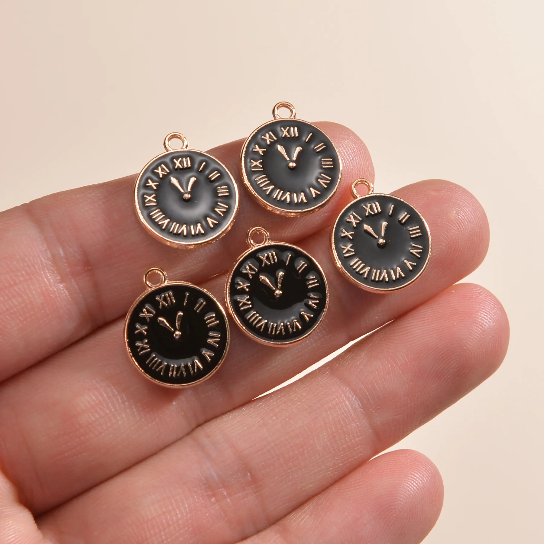 4 Colors Enamel Clock Charms For Earrings Necklace Keychain Pendants Jewelry Findings Handmade Craft DIY Bangle Bracelet Dec 15m