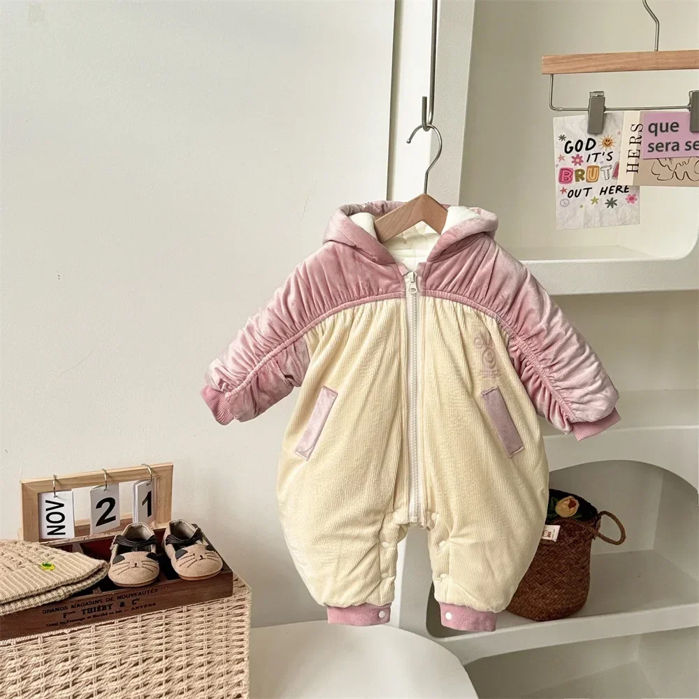 2023 Ins Winter Newborn Girls Bodysuit Cotton Padded Plus Velvet Spliced Hooded Baby Girls Rompers Toddler Girls Jumpsuit