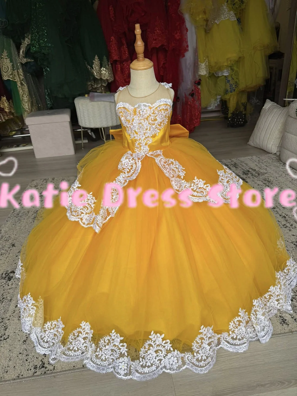 

Elegant Flower Girl Dress For Wedding Sleeveless Tulle Puffy Lace Applique Kids Birthday Party First Communion Ball Gown Custom