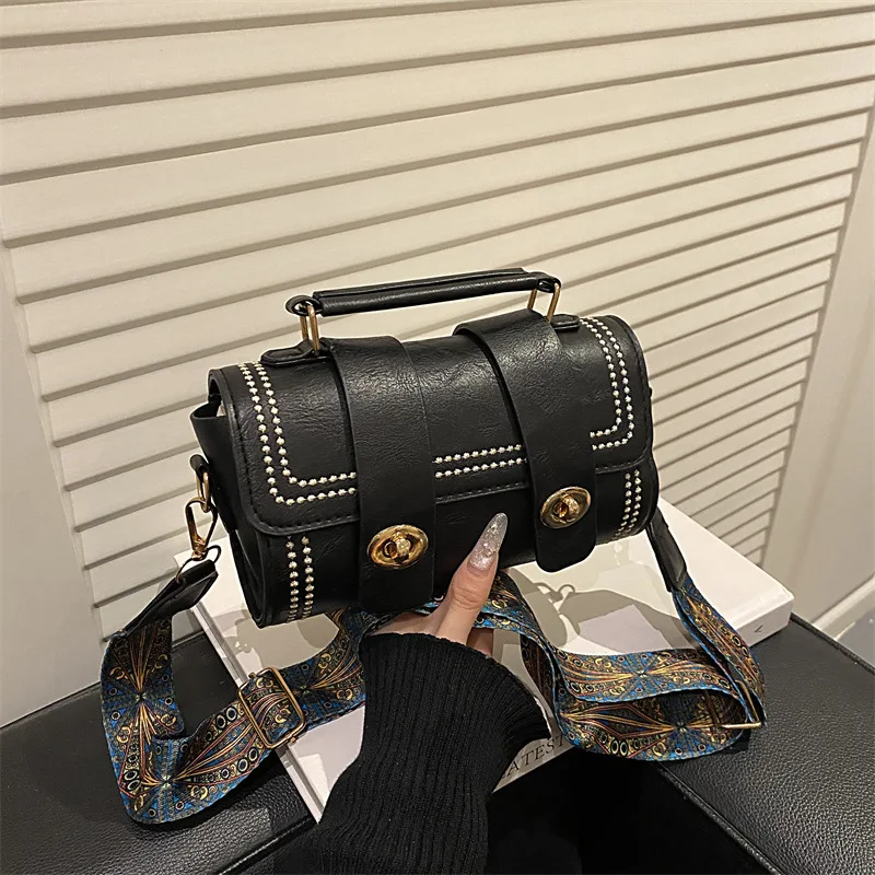 

2025 winter niche casual retro pillow bag fashionable and trendy bag for women shoulder cross-body bag