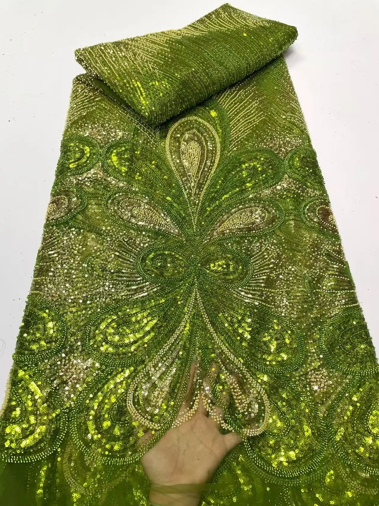 새로운 디자인 패션 아프리카 나이지리아 예술적 패턴 수제 자수 스팽글 핫 세일 프랑스 비즈 튤 레이스 파티용 재봉