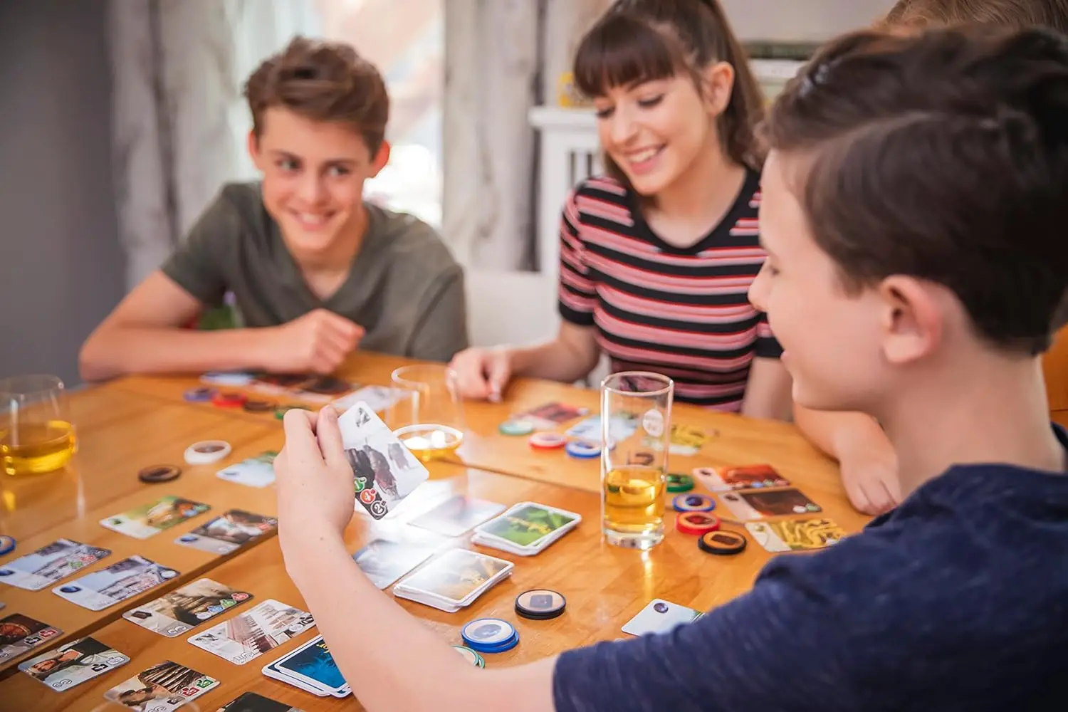 Space Cowboys UNBOX NOW | Splendor | Board Game | Ages 10+ | 2 to 4 Players | 30 Minutes Playing Time