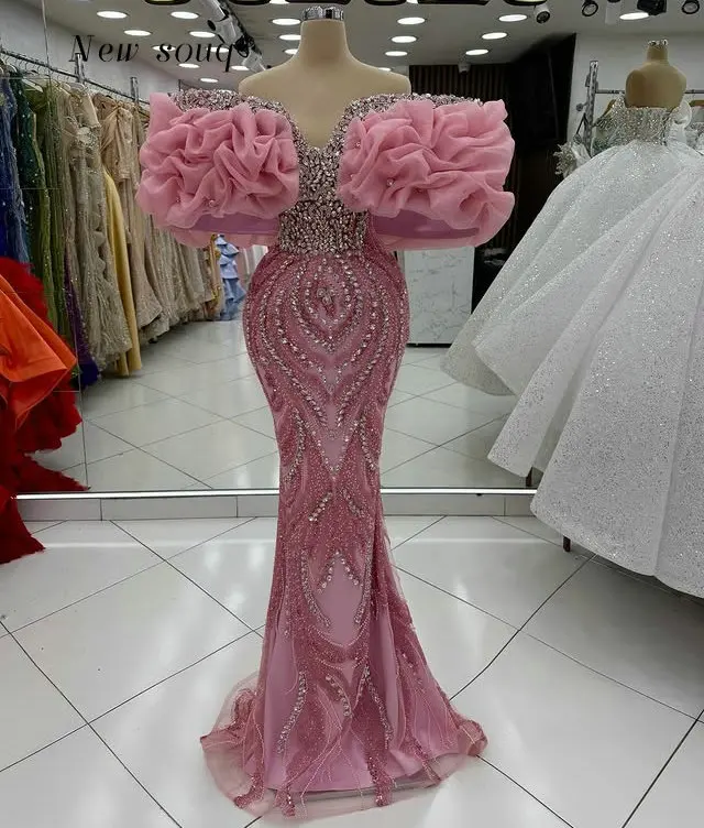 

Длинные вечерние платья с рюшами и открытыми плечами, украшенные блестящими кристаллами и камнями, арабские вечерние платья с бисером на заказ для женщин