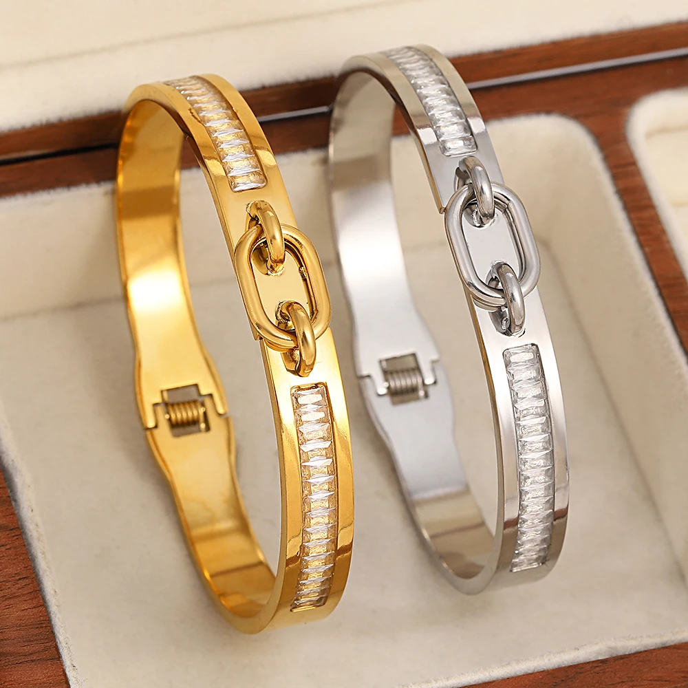 Vintage Gold Color Belt Buckle Pendant Stainless Steel Bangles Bracelets for Women Fashion Waterproof Jewelry Gifts