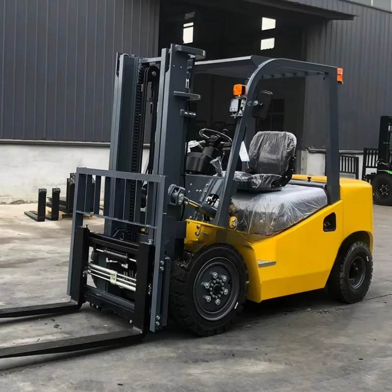 Diesel forklift with paper roll clip