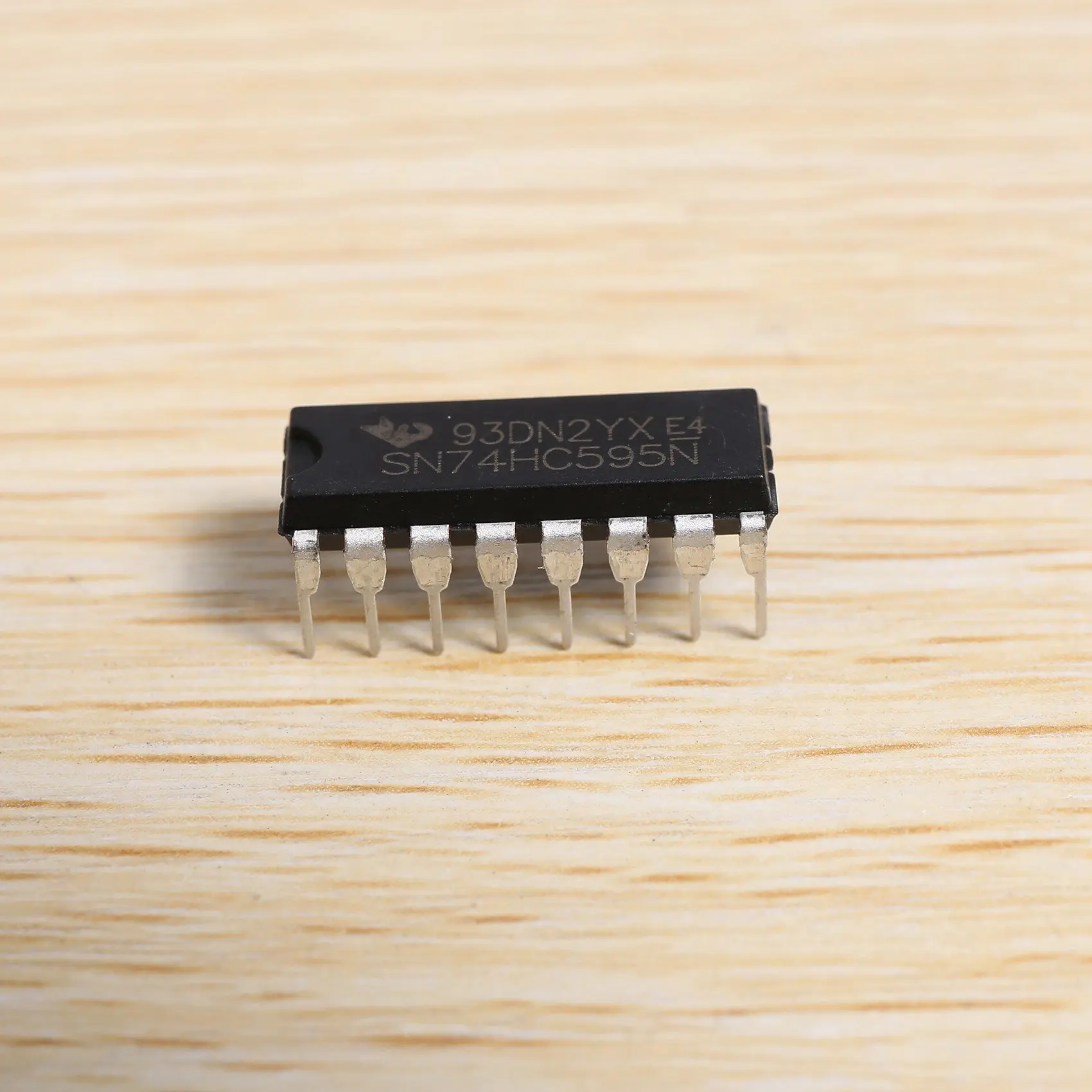 ABRI-50Pcs 74HC595 IC 8-Bit Shift Register DIP-16 TEXAS Circuit With Pins