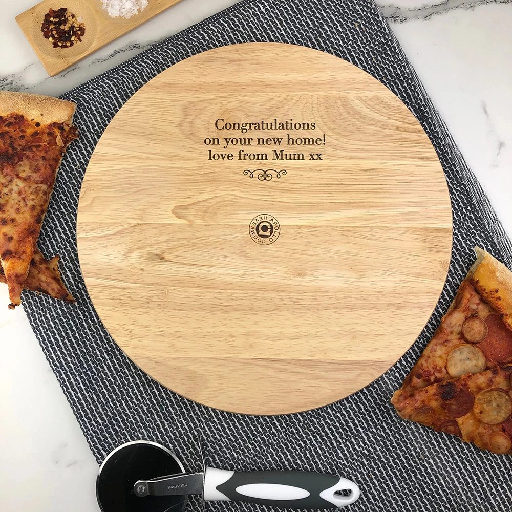 Personalized custom round wooden pizza platter. Center display design. Gift for moving into a new home. Birthday surprise. Exclu