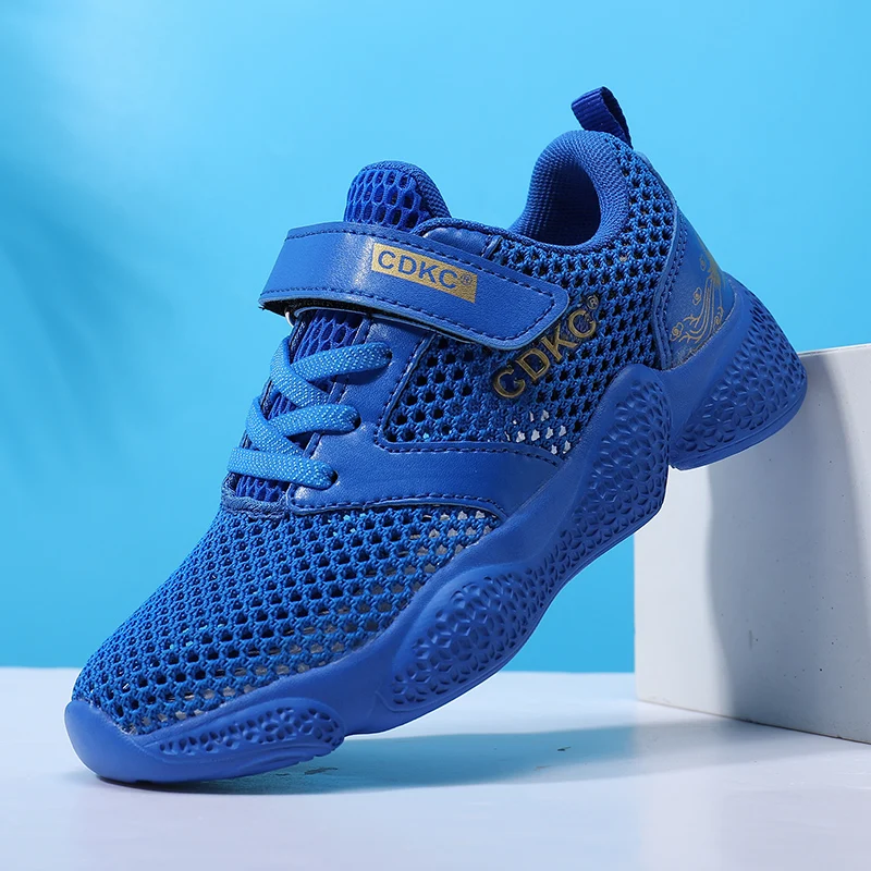 

A pair of children's casual sports shoes suitable for all seasons, featuring durable outdoor performance - BD-L168