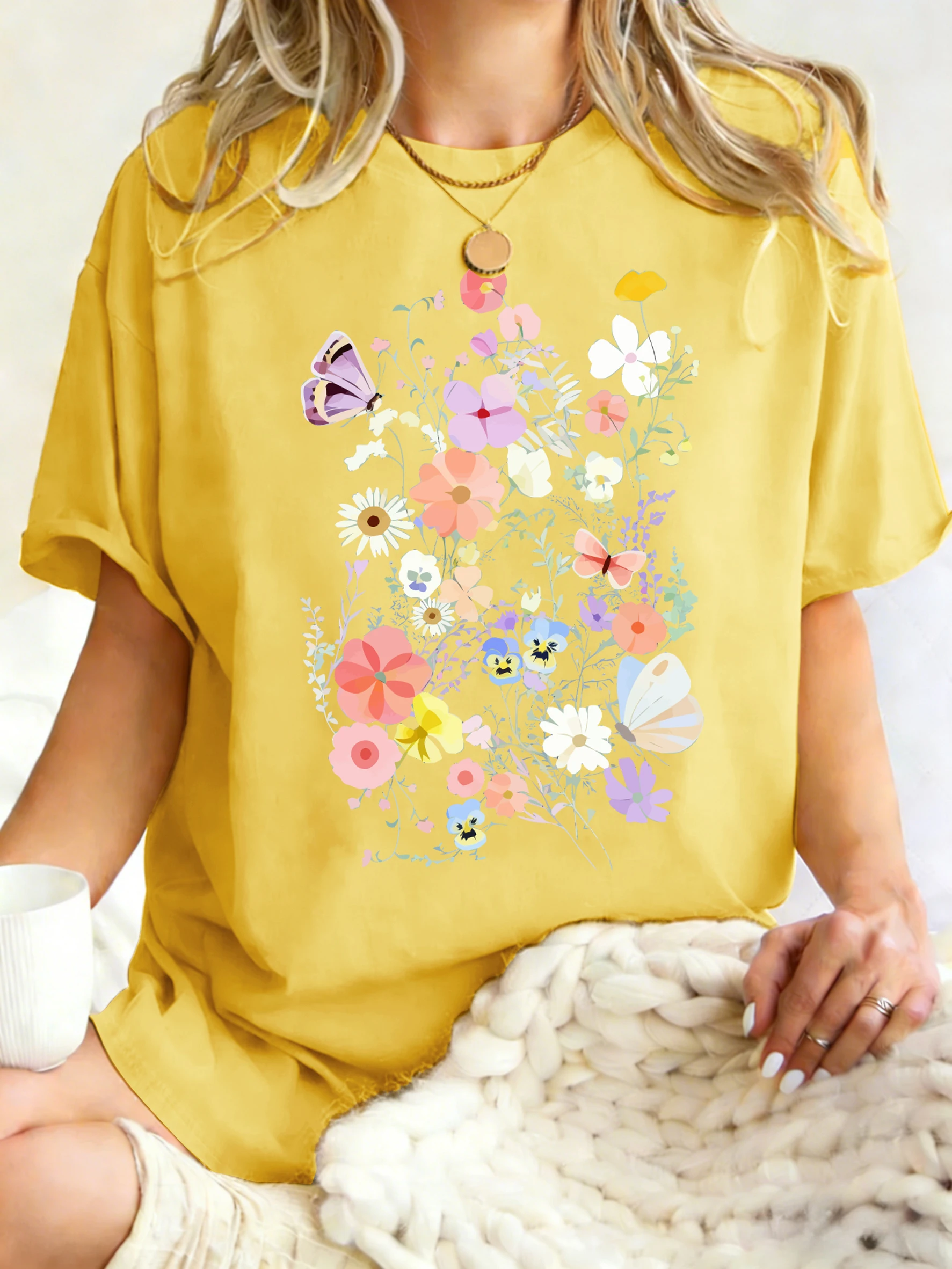 Schöne Blumen locken Schmetterlinge an, bedruckte Damen-T-Shirts mit O-Ausschnitt, Sommer, kurzärmelig, trendige Baumwolle, Streetwear, lockeres Y2K-T-Shirt