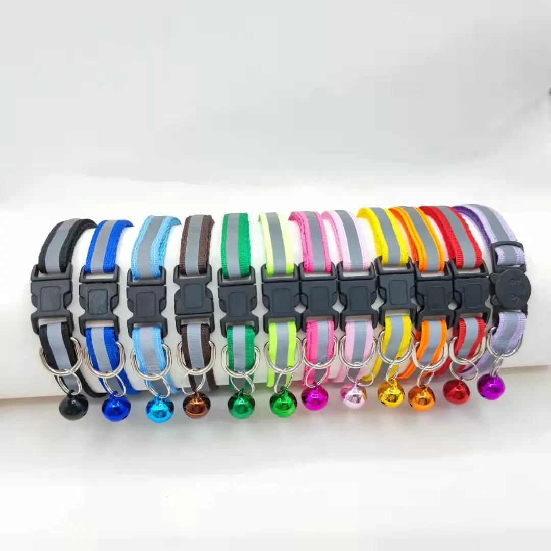 

Reflective Nylon Dog Collar Night Safety Flashing Light Up Adjustable Dog Leash Pet Collar for Cats And Small Dogs Pet Supplies