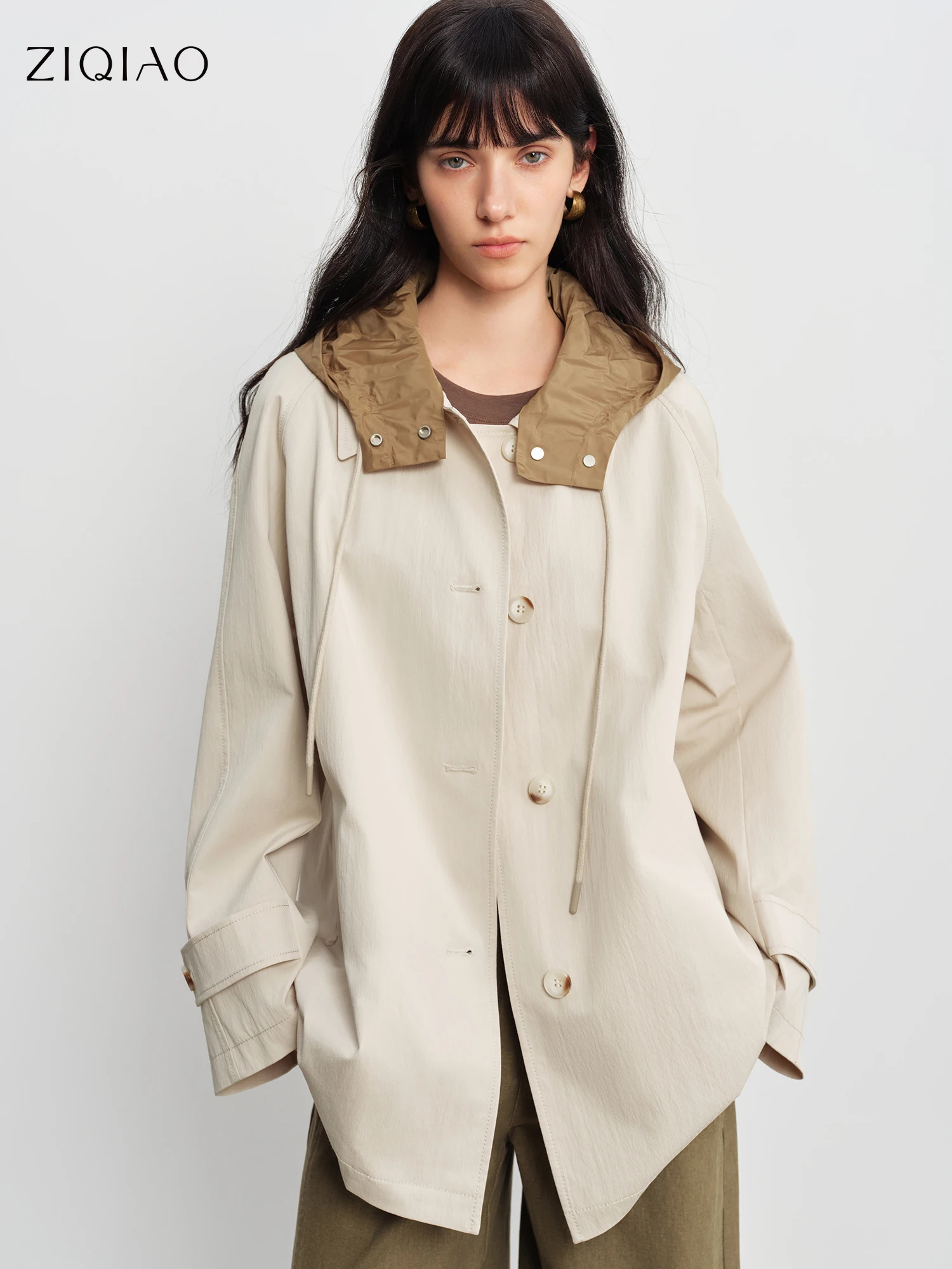 

ZIQIAO 2026 Весенняя новинка: Женский укороченный тренч с капюшоном, куртка оверсайз в стиле колор-блок для уличного шика Y2K