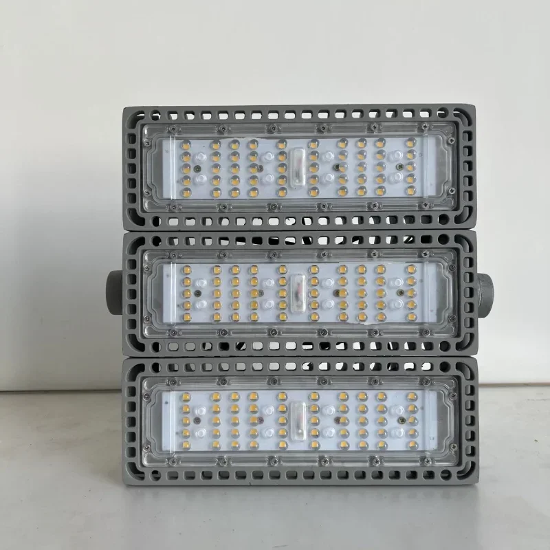 Integrated forming rain-proof high-efficiency heat dissipation high configuration Floodlight tunnel lamp