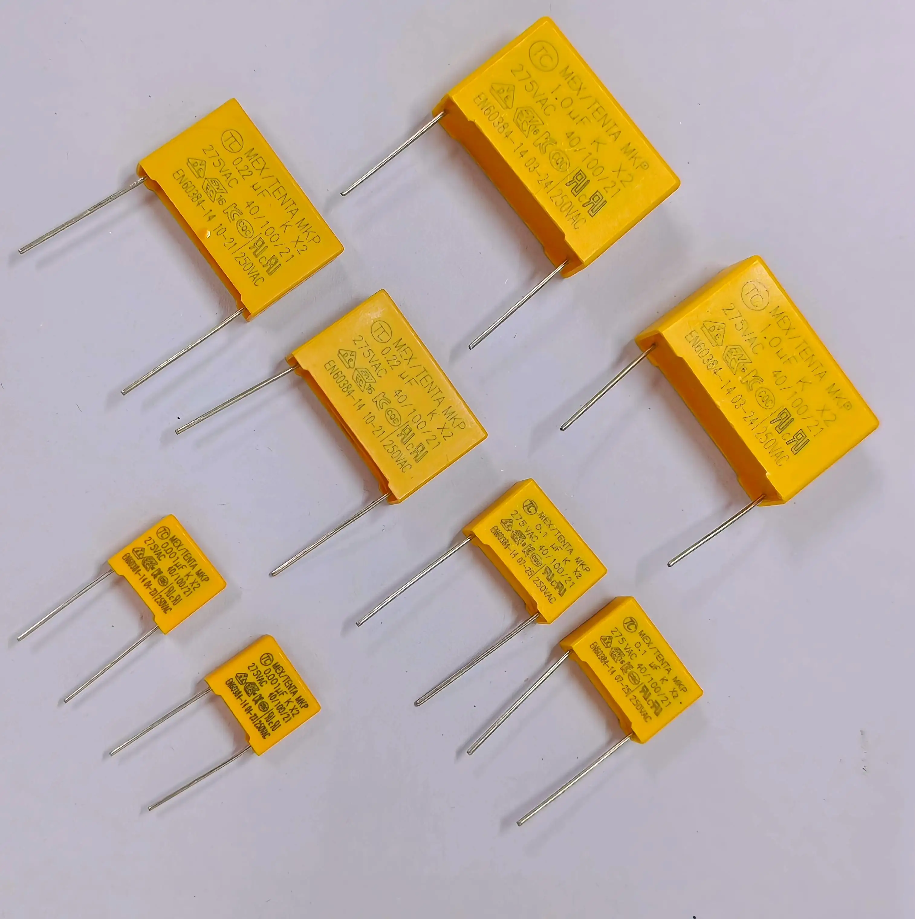 10/20 قطعة 275VAC X2 مكثف السلامة 275V Polypropylene film10mm15mm 22.5mm 27.5mm 0.022 فائق التوهج 0.047 فائق التوهج 0.1 فائق التوهج 0.22 فائق التوهج 0.47 فائق التوهج 0.68 فائق التوهج 1 فائق التوهج #2