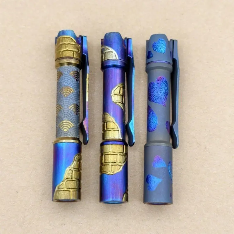 Reylight Pineapple Mini Ti MK II - Lanterna esculpida à mão