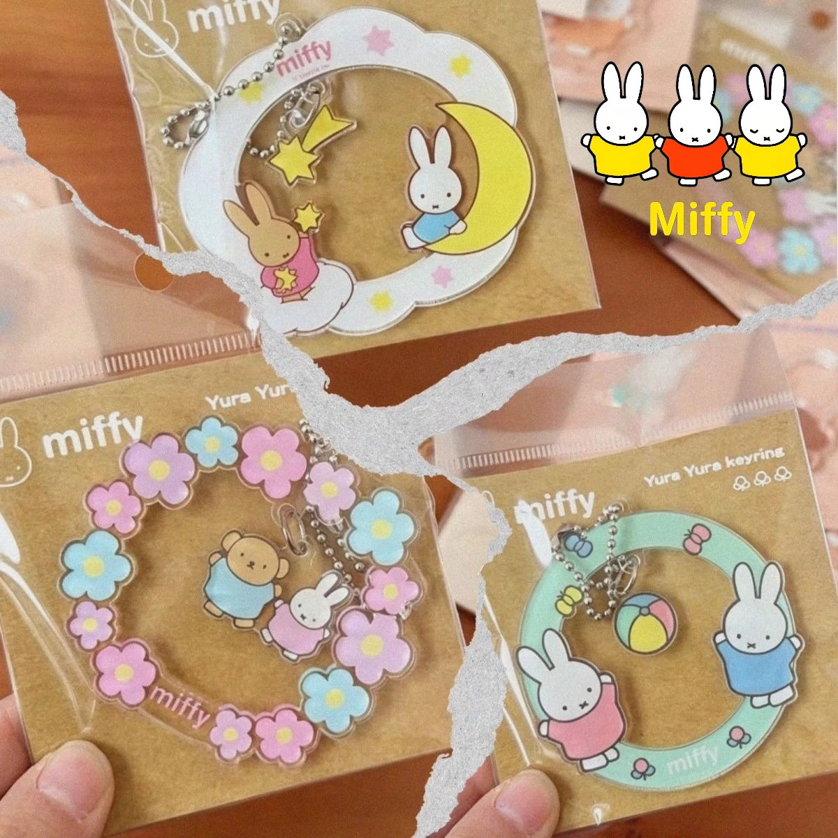 Kawaii Miffy Keychain Cute Cartoon Waving Flower Ring Keychain Miffy School Backpack Acrylic Hanging Decorative Item
