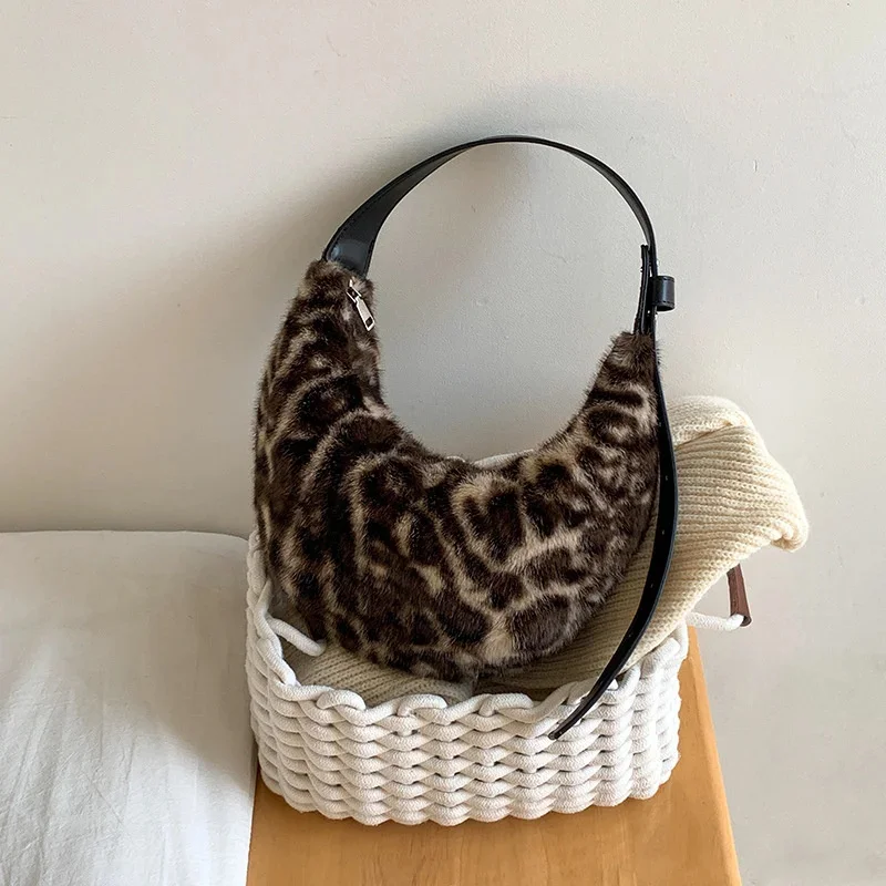 Sac à main imprimé léopard en peluche pour femme, sac sous les bras, pochette léopard, vintage, polyvalent, fourre-tout, femme, automne, hiver, 2024