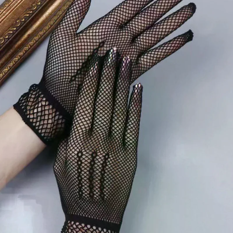 

Модная пара монохромных ажурных перчаток с кружевным дизайном, защита для женщин