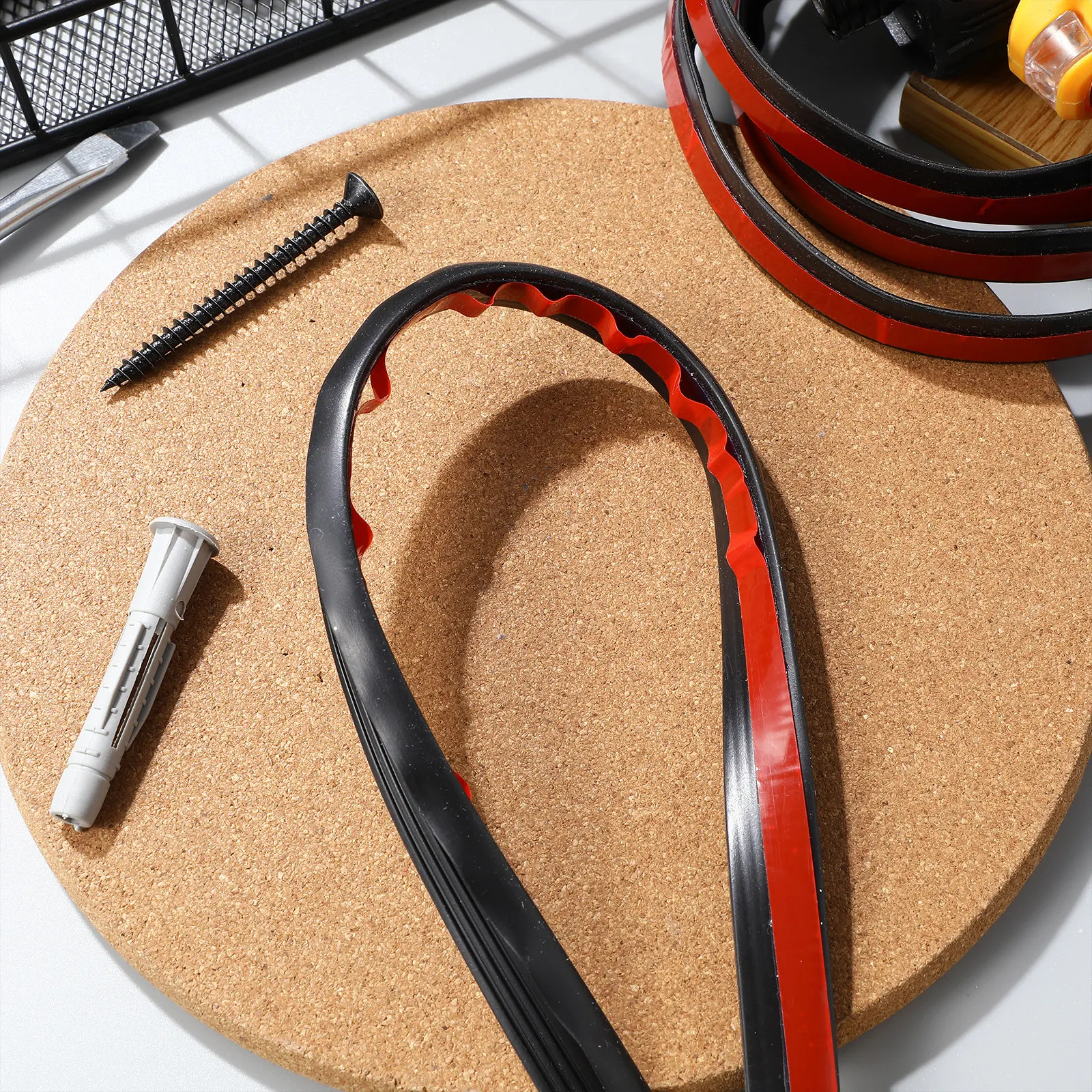 

2 Rolls Rubber Sealing Strip Automotive Weather Stripping for Car Doors Windows Noise Reduction Rainproof Windproof Easy Cut