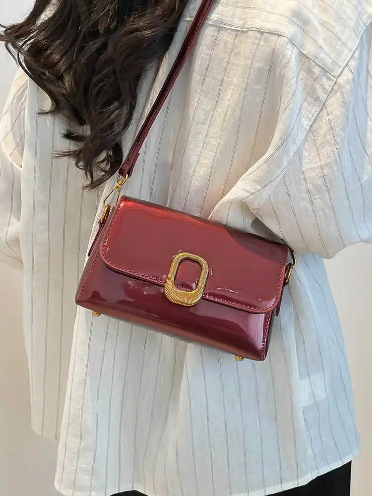 bolsa-feminina-de-couro-envernizado-cor-solida-pu-fivela-de-metal-bolsa-quadrada-moda-casual-francesa-bolsa-feminina