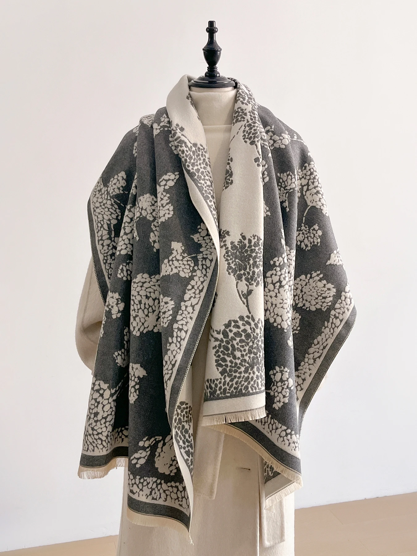 

Women's Winter Faux Cashmere Scarf Thick Warm Patterned Cashew Flower Animal Print Travel Blanket Fashion Luxurious Accessory