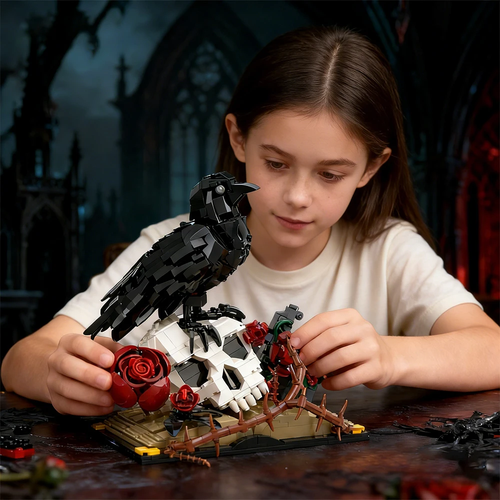 

Конструктор «Таинственный ворон на черепе» с красной розой, 733 детали, для декора дома на Хэллоуин, креативная темная готическая сборная игрушка-конструктор