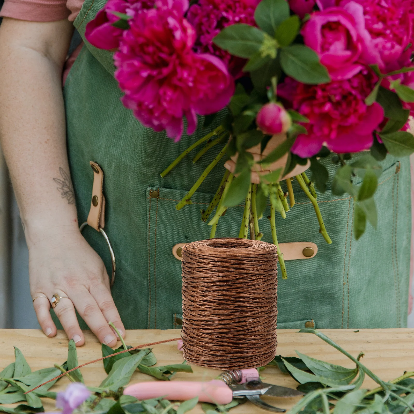 

SEWACC Christmas Floral Wire Stem Roll for Wreath Making Flower Arranging and Craft Fixing Iron Packing Material