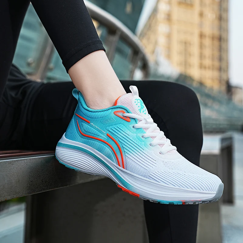 Zapatos de hombre 2025 otoño nuevos zapatos deportivos casuales transpirables de moda zapatillas de entrenamiento de malla para estudiantes