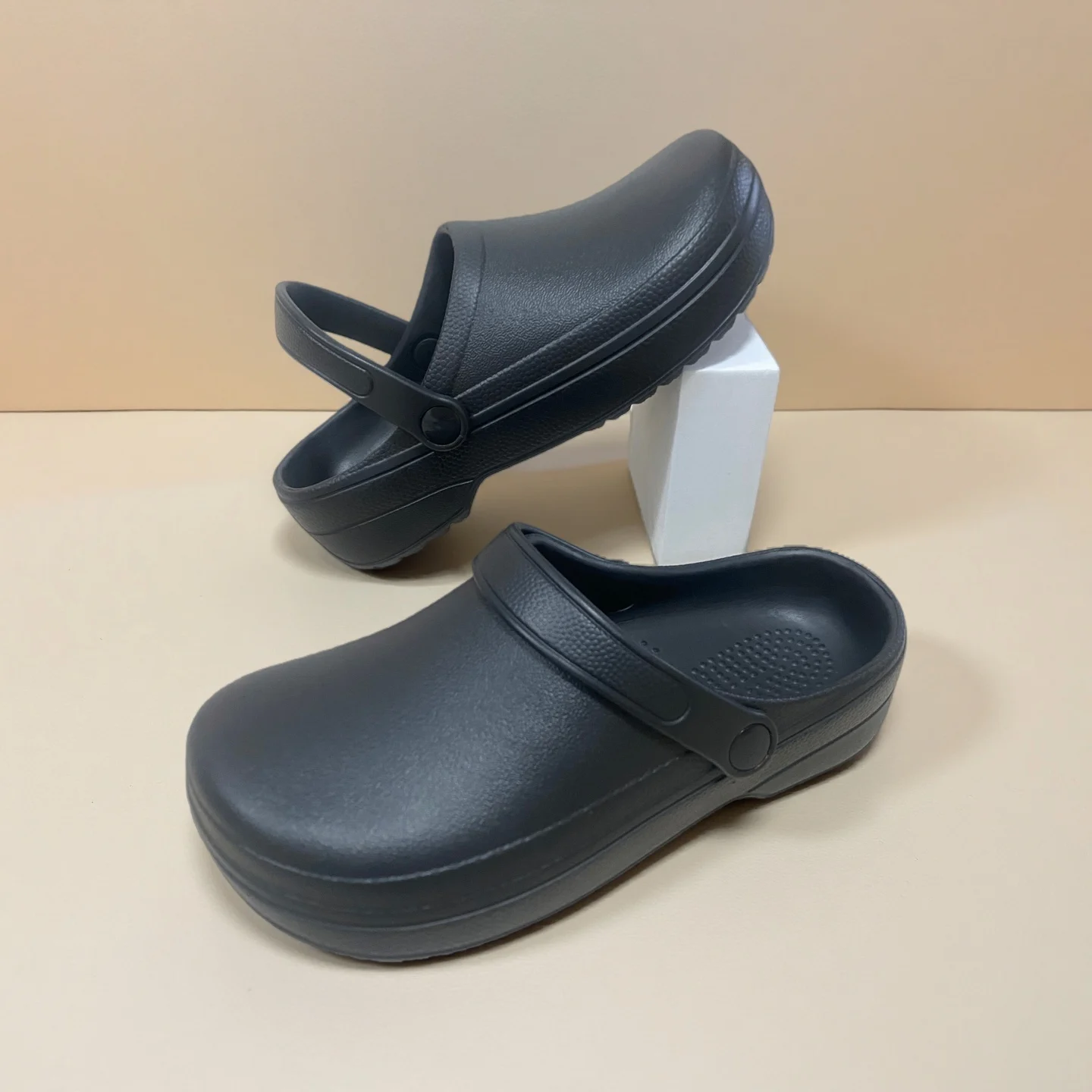Men's Lightweight and Comfortable Slip-On Eva Clogs, Indoor Home Slippers, Outdoor Garden Shoes, Beach Shoes